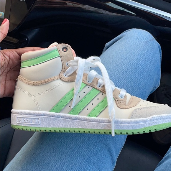 SOLD OUT MANDALORIAN SHOES!!! Baby Yoda - Picture 4 of 4